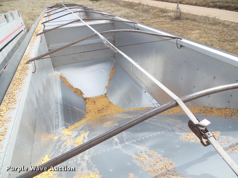 image for item DF2822 1999 Timpte Super Hopper grain trailer