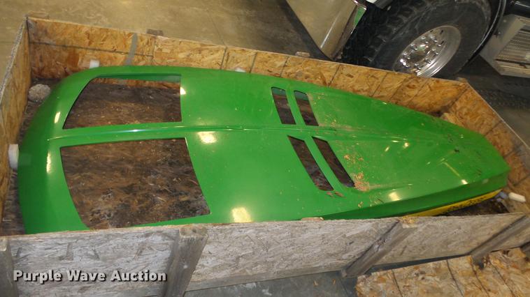 image for item EH9035 John Deere 9560R parts