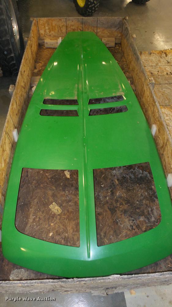 image for item EH9035 John Deere 9560R parts