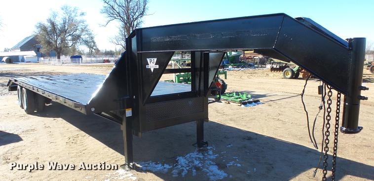 image for item EH9043 2001 PJ Trailers flatbed trailer