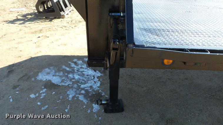 image for item EH9043 2001 PJ Trailers flatbed trailer