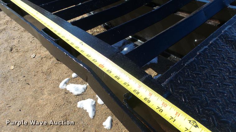 image for item EH9043 2001 PJ Trailers flatbed trailer