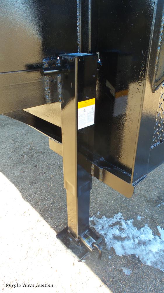 image for item EH9043 2001 PJ Trailers flatbed trailer