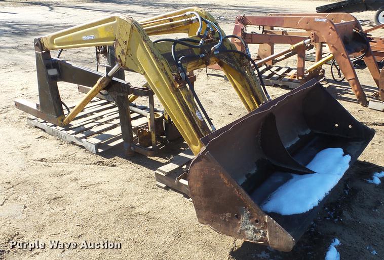 image for item EH9065 Davis loader