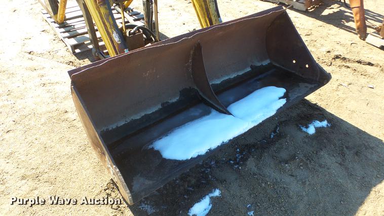 image for item EH9065 Davis loader