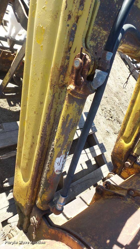 image for item EH9065 Davis loader