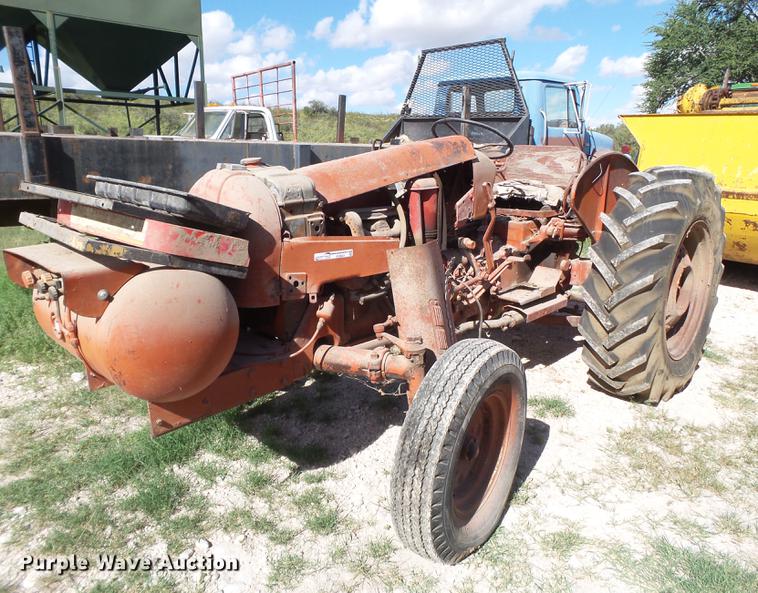 image for item EI9651 1958 International 350 tractor