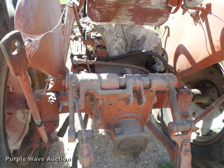 image for item EI9651 1958 International 350 tractor