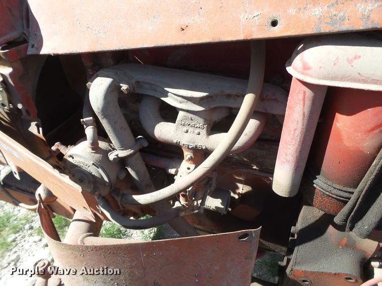 image for item EI9651 1958 International 350 tractor