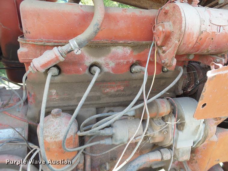 image for item EI9651 1958 International 350 tractor