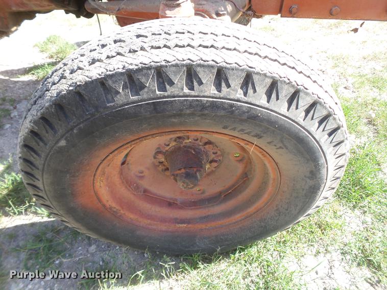 image for item EI9651 1958 International 350 tractor