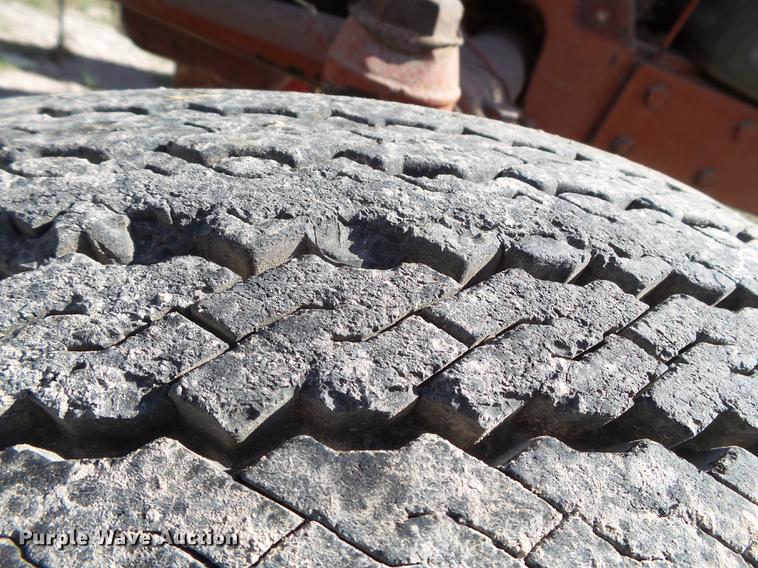 image for item EI9651 1958 International 350 tractor