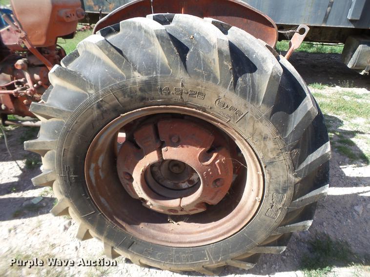 image for item EI9651 1958 International 350 tractor