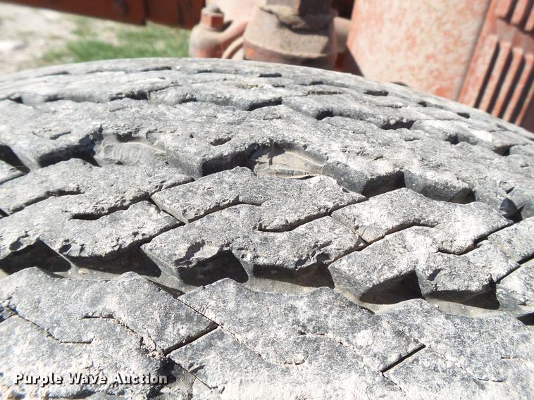 image for item EI9651 1958 International 350 tractor