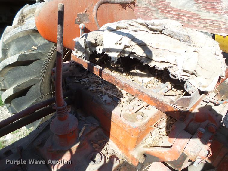 image for item EI9651 1958 International 350 tractor