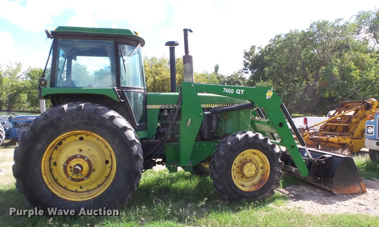 image for item EI9657 1983 John Deere 4450 MFWD tractor