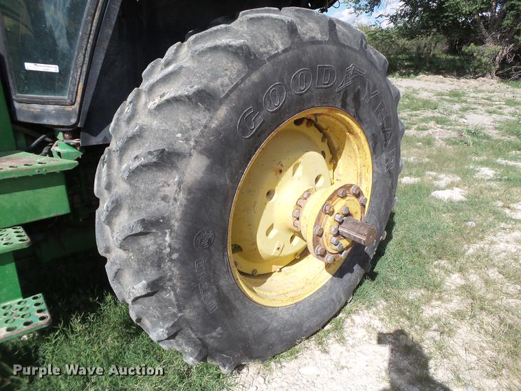 image for item EI9657 1983 John Deere 4450 MFWD tractor