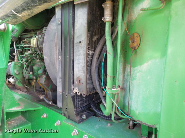 image for item EI9657 1983 John Deere 4450 MFWD tractor