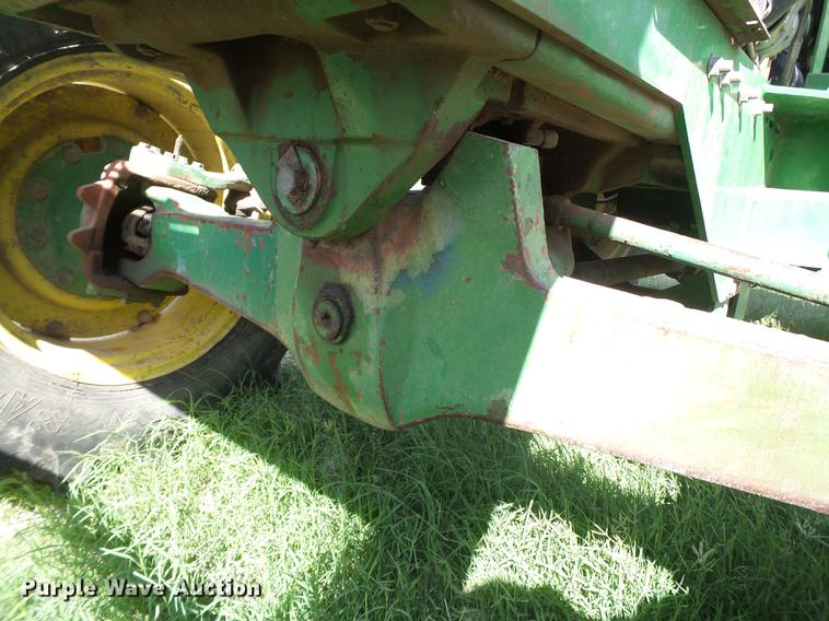 image for item EI9657 1983 John Deere 4450 MFWD tractor