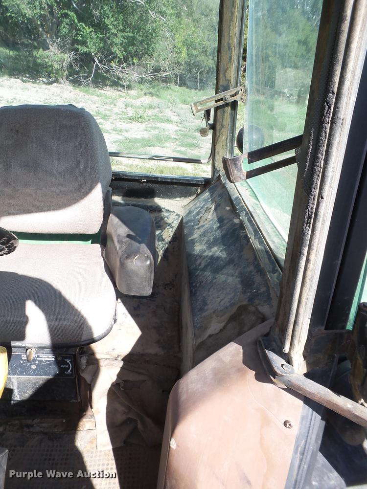 image for item EI9657 1983 John Deere 4450 MFWD tractor