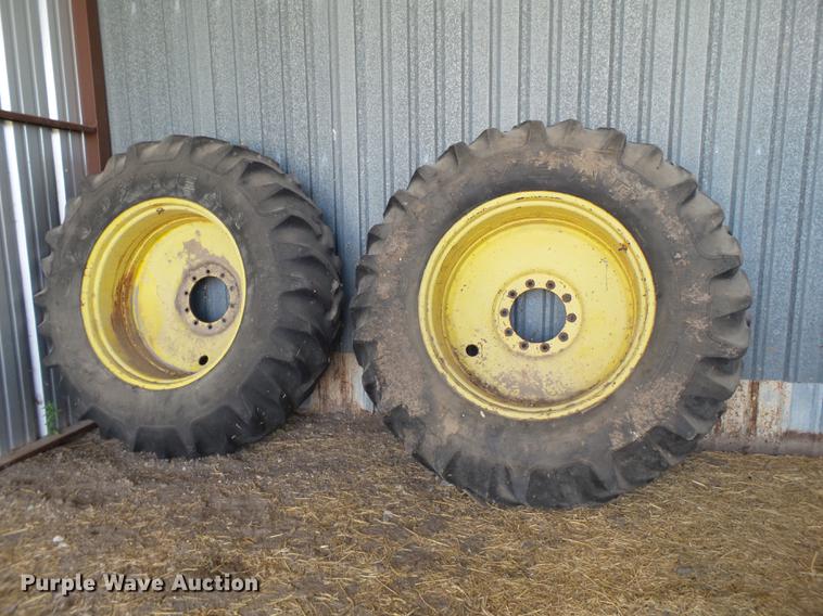 image for item EI9657 1983 John Deere 4450 MFWD tractor