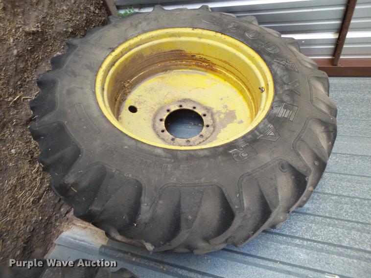 image for item EI9657 1983 John Deere 4450 MFWD tractor