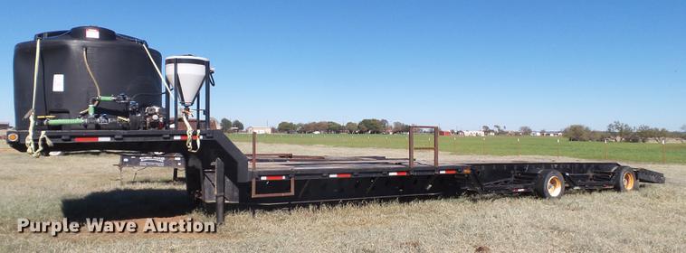 image for item EN9668 2006 XL Specialized 7050 drop deck sprayer trailer