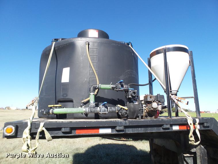 image for item EN9668 2006 XL Specialized 7050 drop deck sprayer trailer