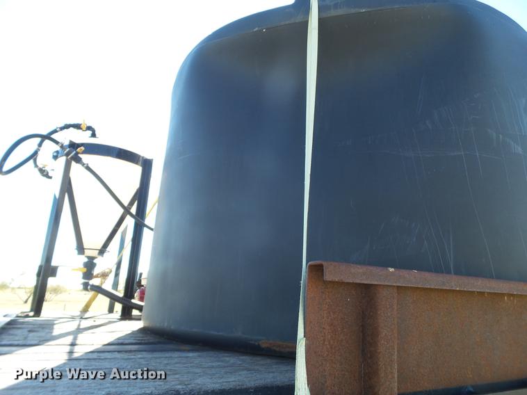 image for item EN9668 2006 XL Specialized 7050 drop deck sprayer trailer