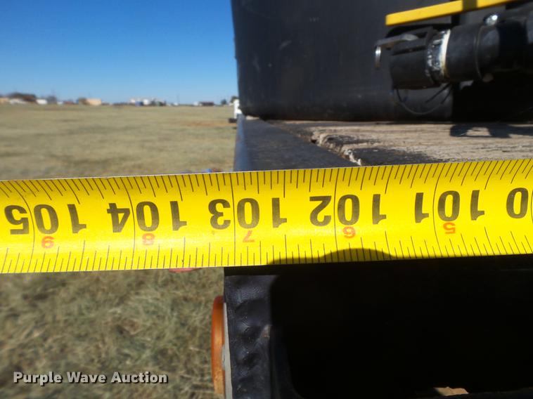 image for item EN9668 2006 XL Specialized 7050 drop deck sprayer trailer