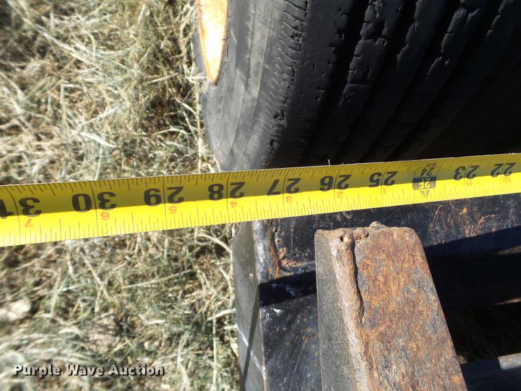 image for item EN9668 2006 XL Specialized 7050 drop deck sprayer trailer