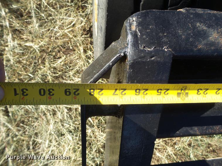 image for item EN9668 2006 XL Specialized 7050 drop deck sprayer trailer