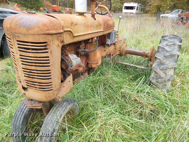 image for item EP9789 International B tractor