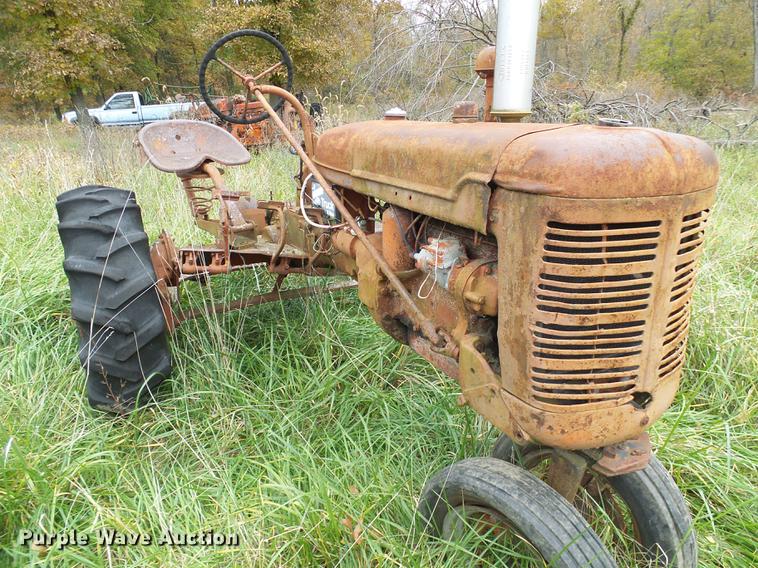 image for item EP9789 International B tractor