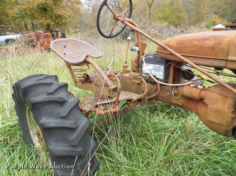 image for item EP9789 International B tractor