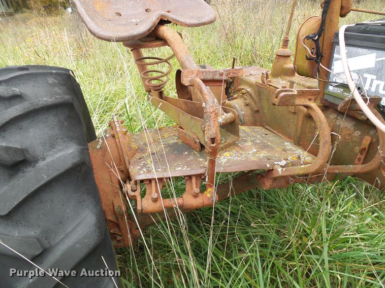 image for item EP9789 International B tractor