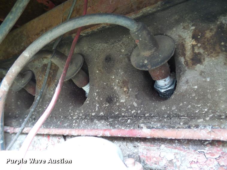 image for item EP9789 International B tractor