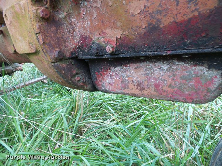 image for item EP9789 International B tractor