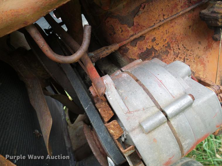 image for item EP9789 International B tractor