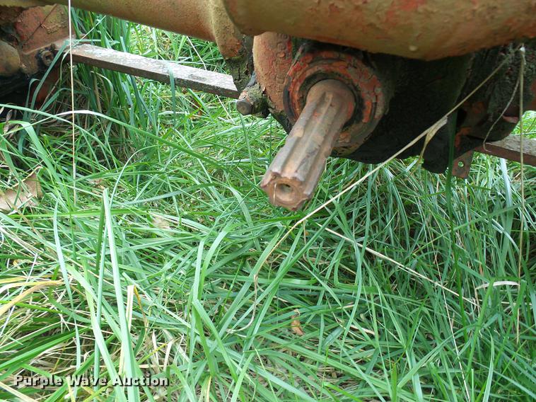 image for item EP9789 International B tractor