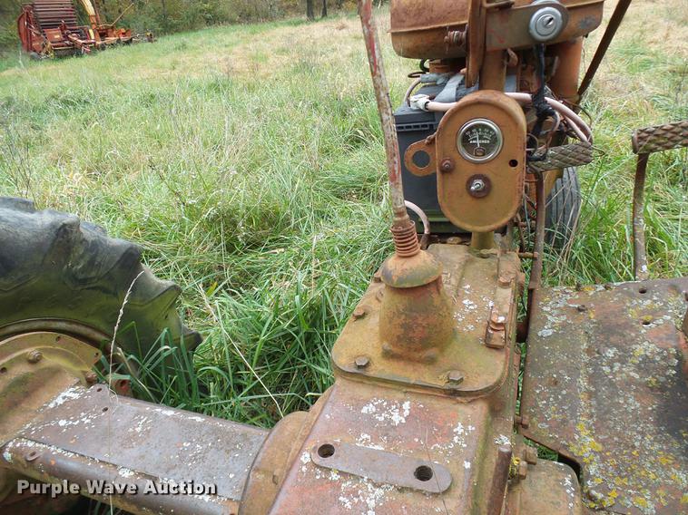 image for item EP9789 International B tractor