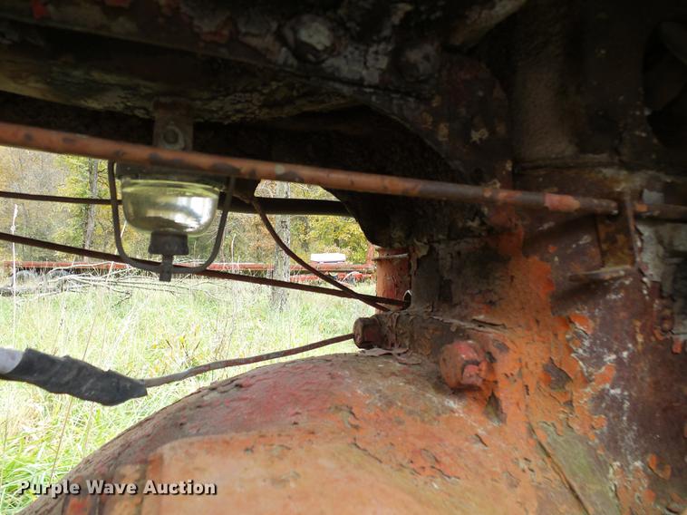 image for item EP9789 International B tractor