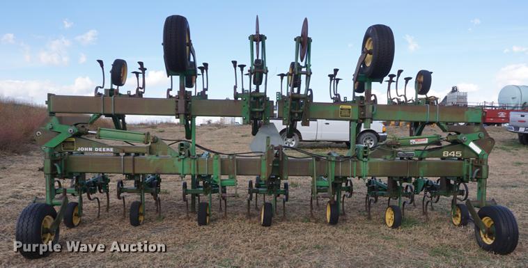 image for item EU9165 1991 John Deere 845 cultivator