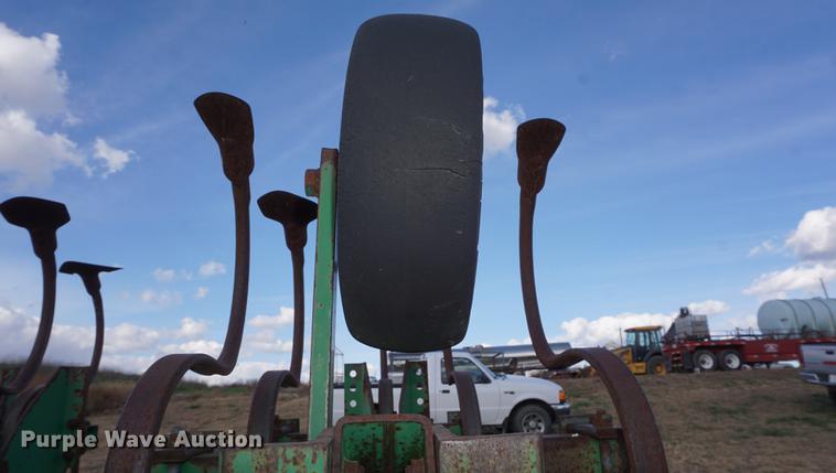 image for item EU9165 1991 John Deere 845 cultivator