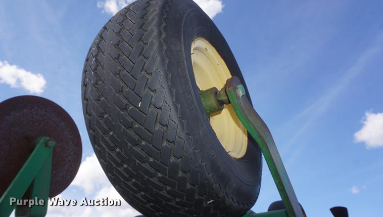 image for item EU9165 1991 John Deere 845 cultivator