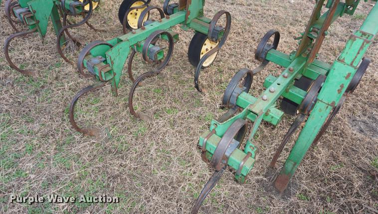 image for item EU9165 1991 John Deere 845 cultivator
