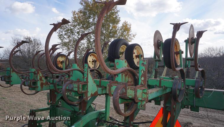 image for item EU9165 1991 John Deere 845 cultivator