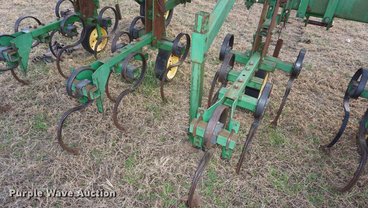 image for item EU9165 1991 John Deere 845 cultivator