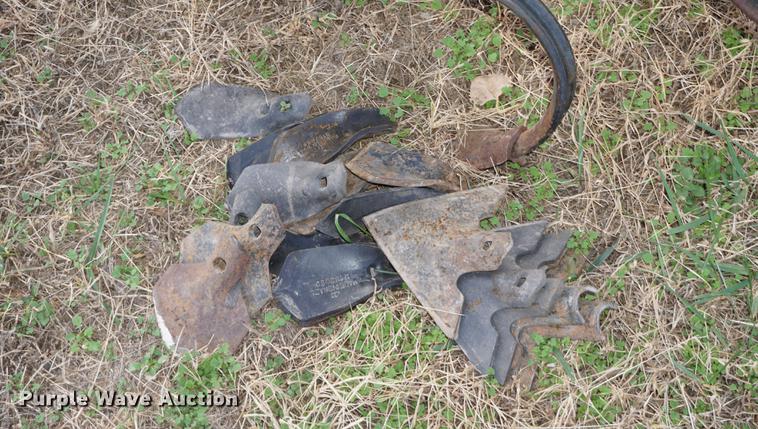 image for item EU9165 1991 John Deere 845 cultivator