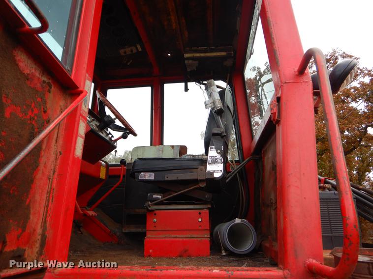 image for item EW9576 1975 Versatile 800 4WD tractor